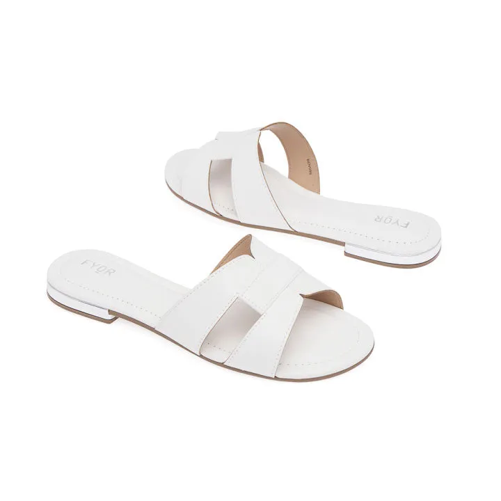 Chic Minimalist Flats BDV 099