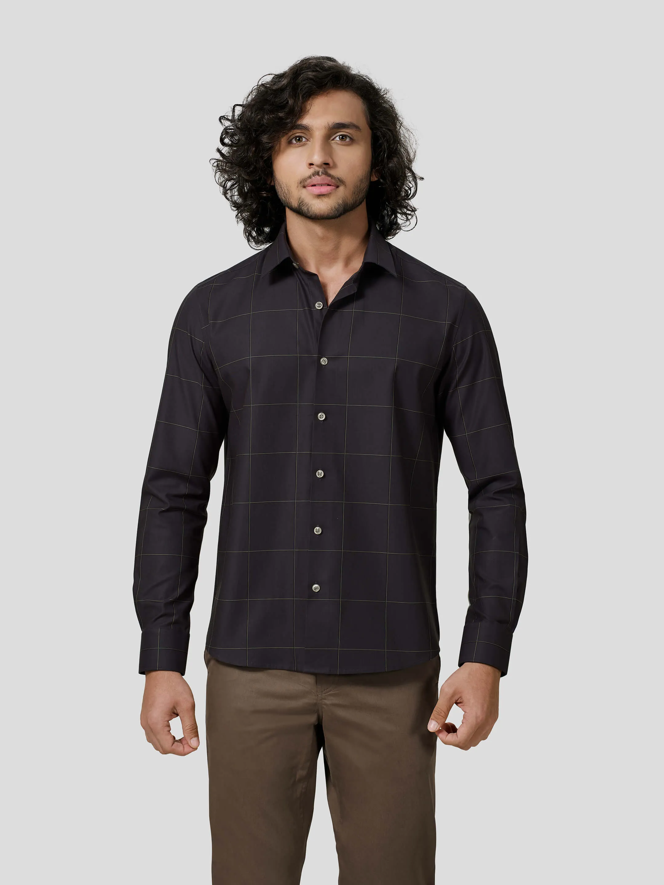 Perfecto Full Sleeve Checkered Untuck Shirt