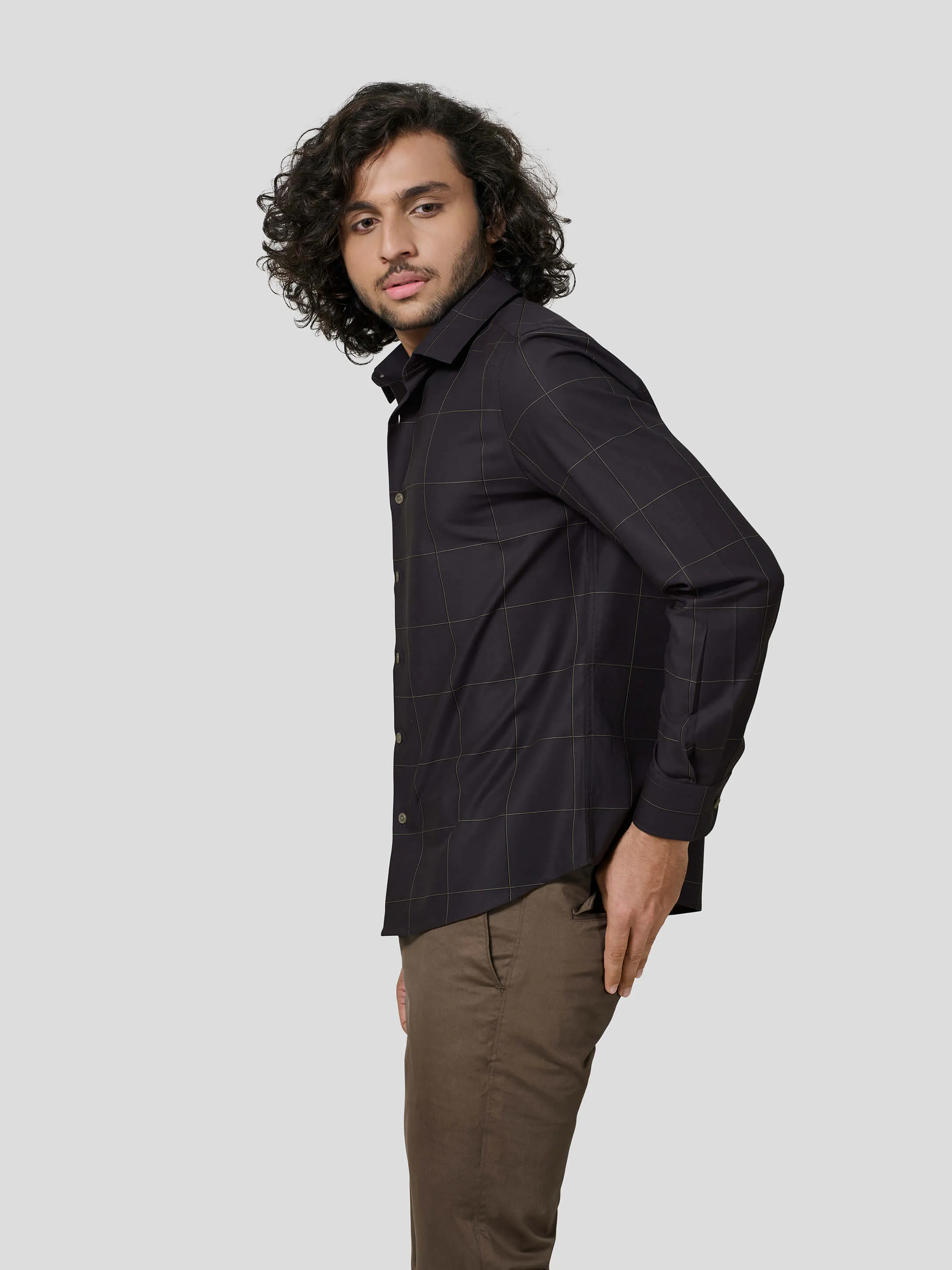 Perfecto Full Sleeve Checkered Untuck Shirt