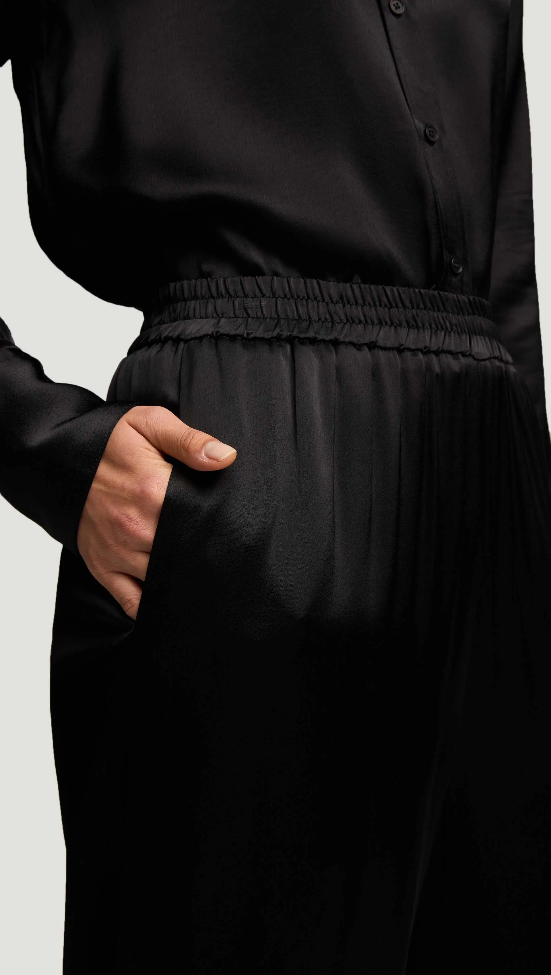 Pull-Up Pant in Viscose Satin | Black